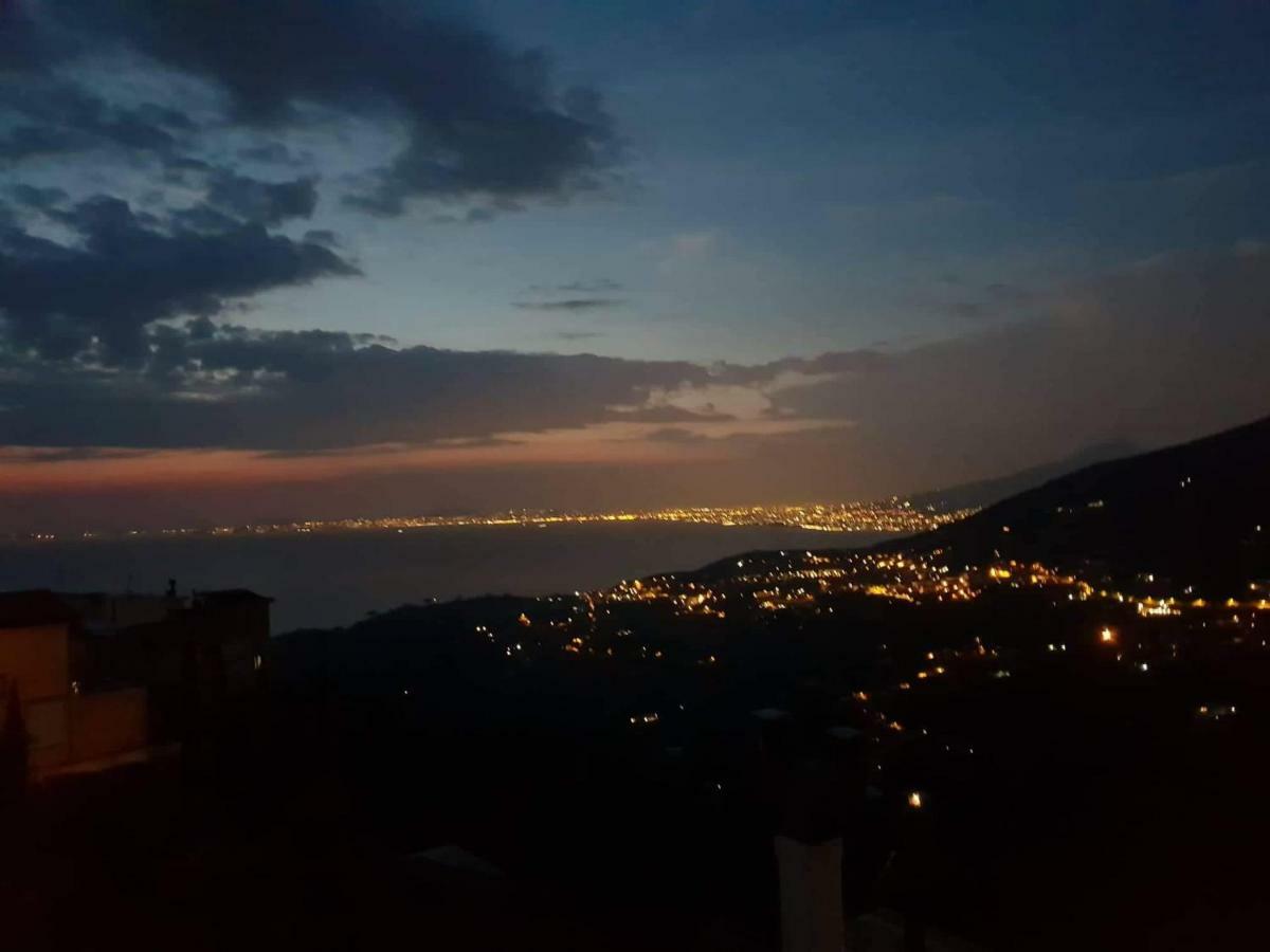 Mont E Case Da Martina Vico Equense Kültér fotó